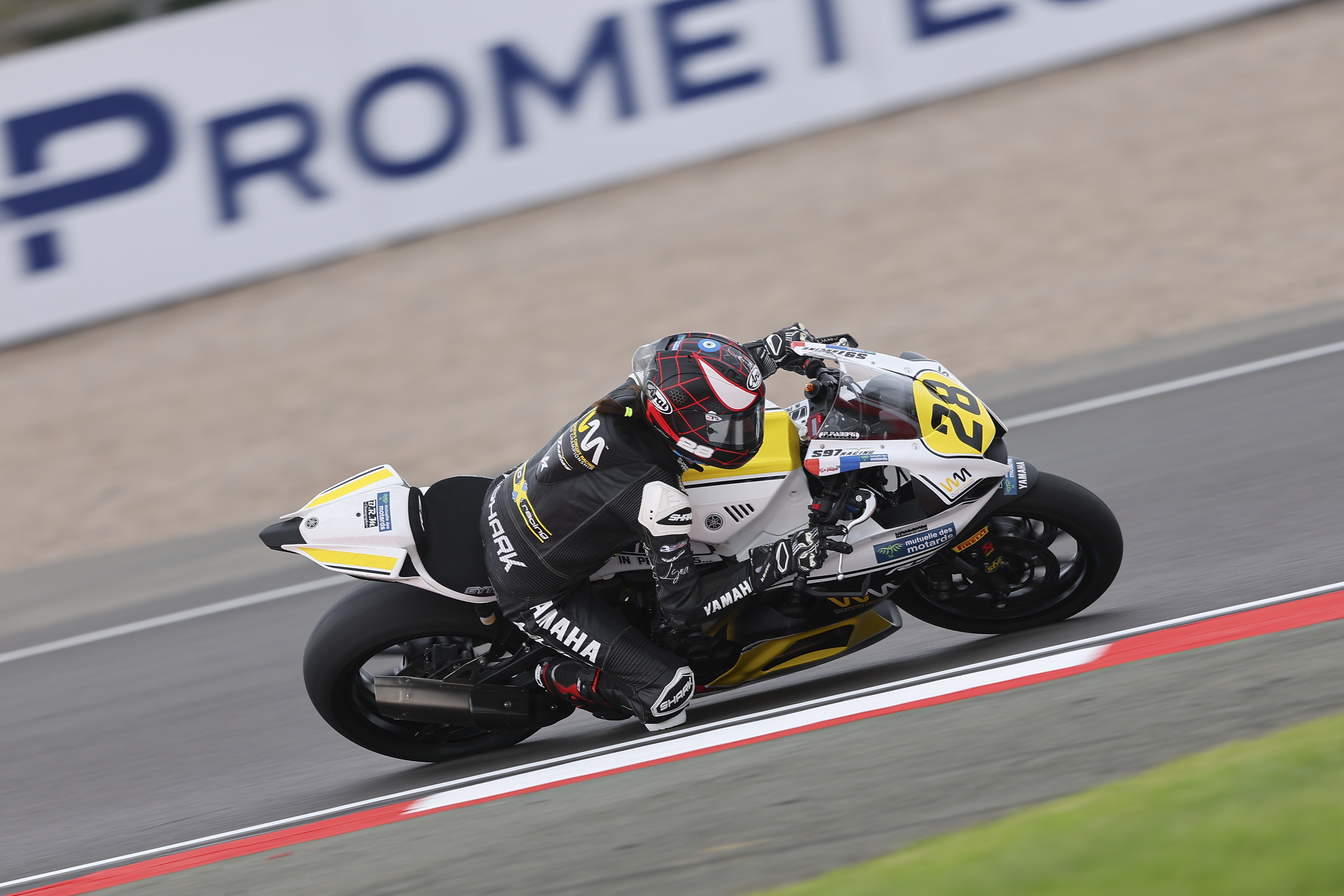 unlucky-race-2-at-donington-park-for-team-motoxracing
