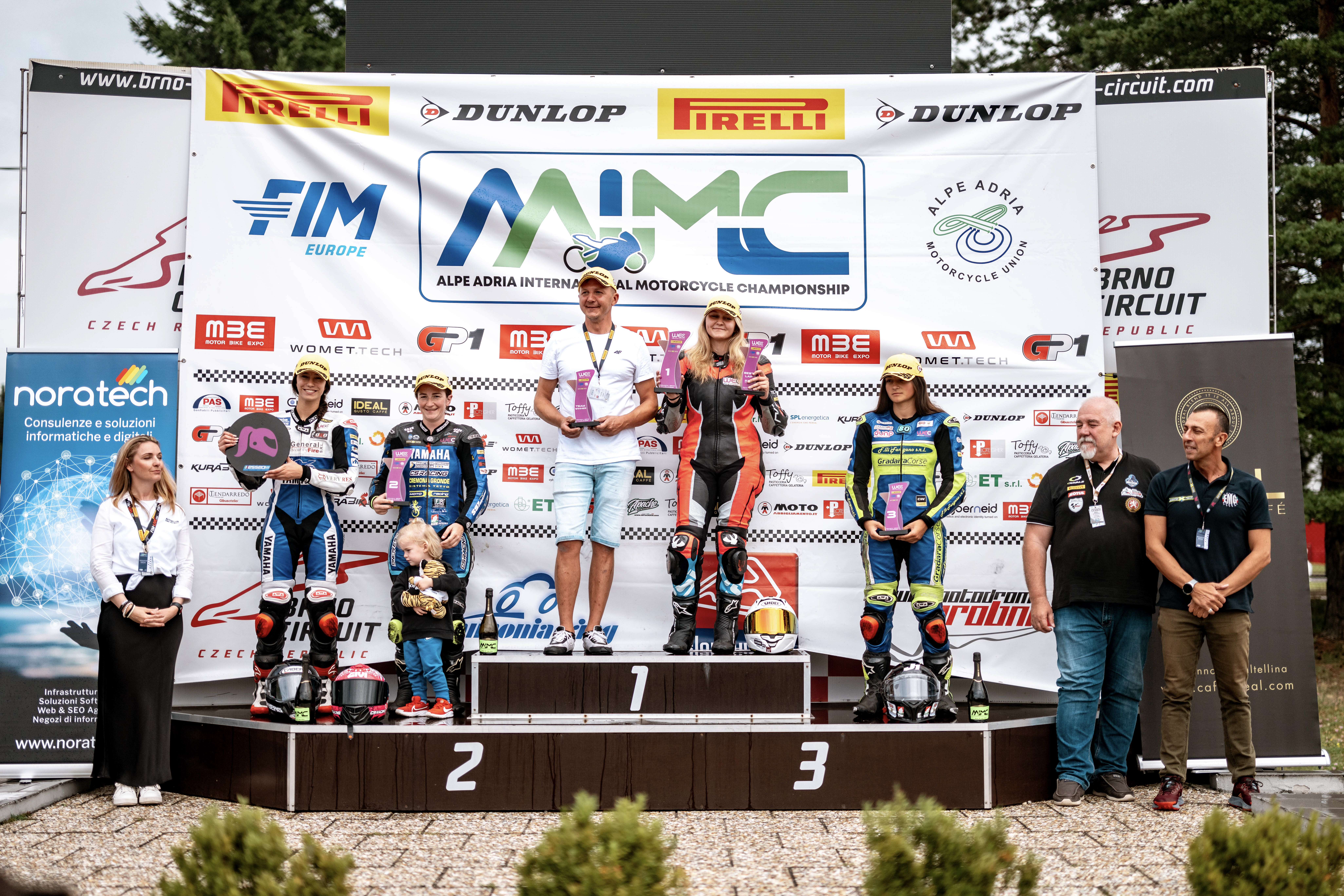 podio-e-top-5-per-team-motoxracing-a-brno-2